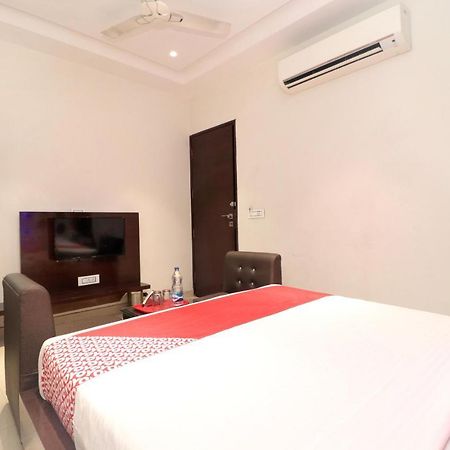 Oyo 14829 Hotel J Cruise Ludhiana Exteriör bild