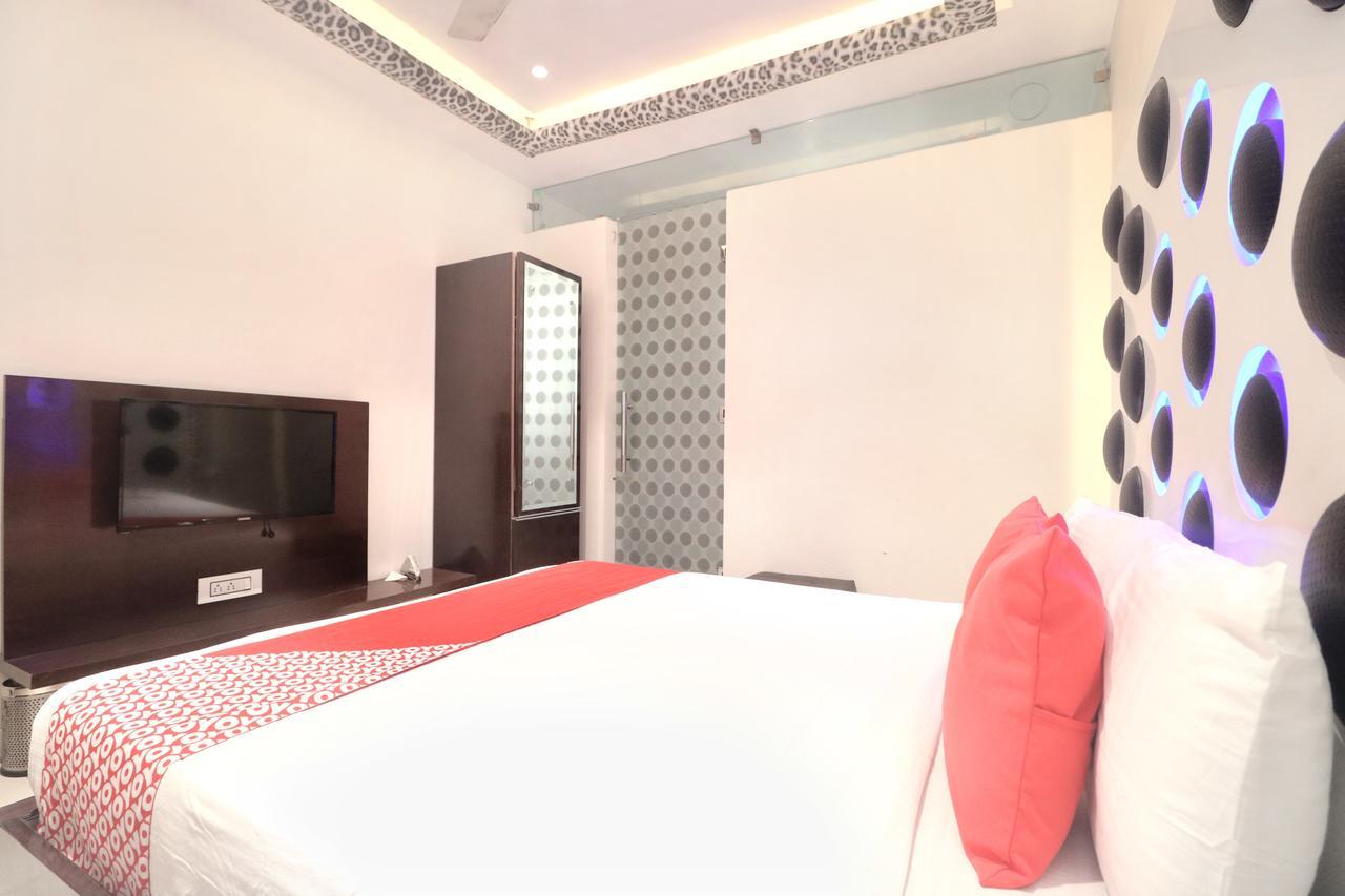 Oyo 14829 Hotel J Cruise Ludhiana Exteriör bild