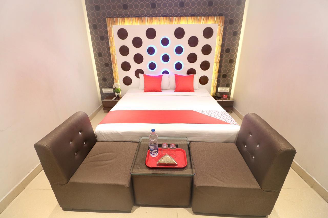 Oyo 14829 Hotel J Cruise Ludhiana Exteriör bild