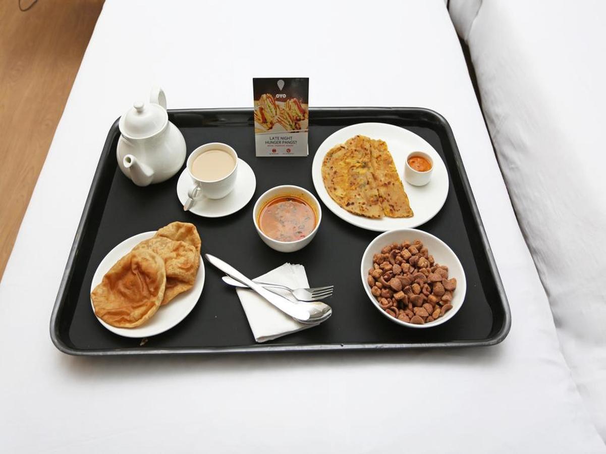 Oyo 14829 Hotel J Cruise Ludhiana Exteriör bild