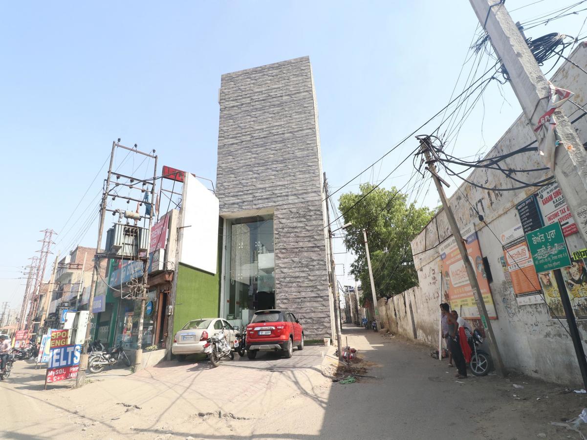 Oyo 14829 Hotel J Cruise Ludhiana Exteriör bild