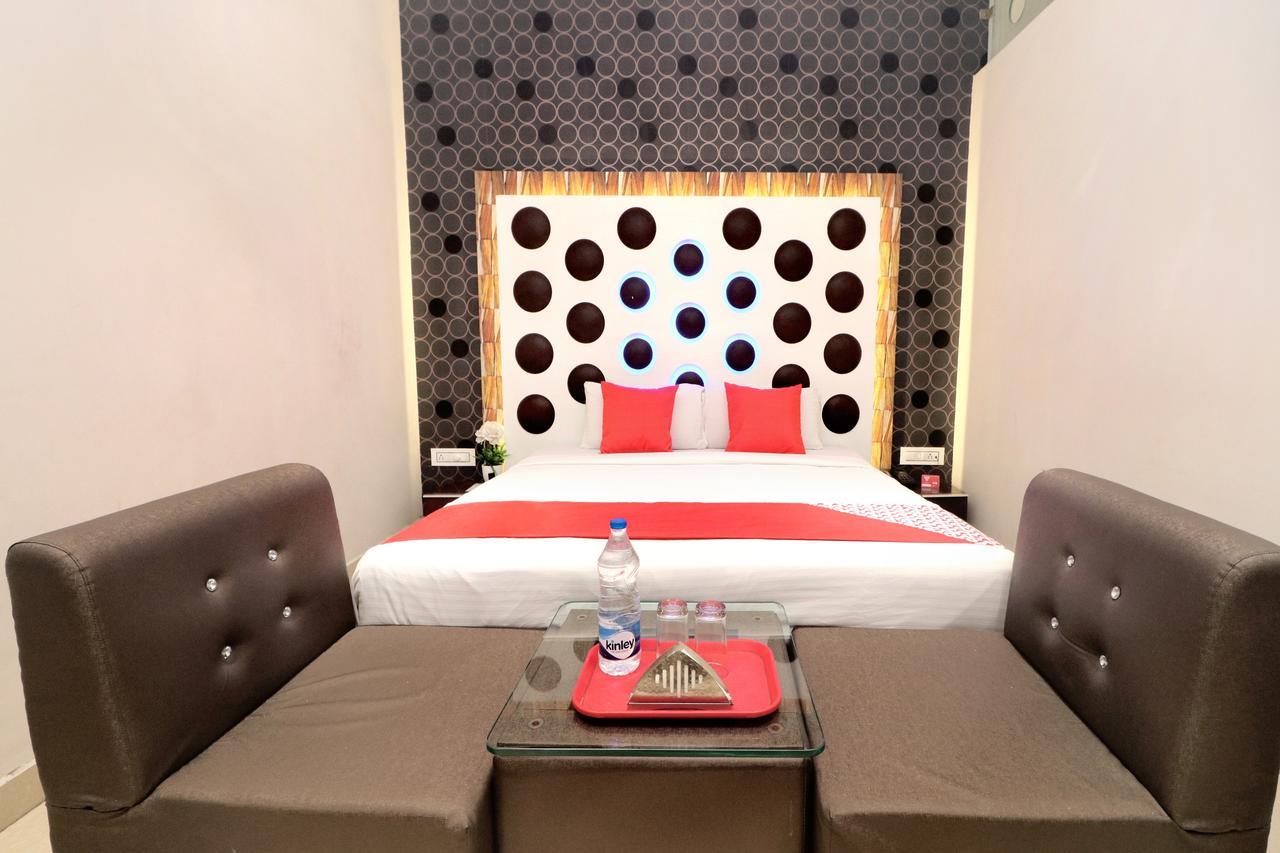 Oyo 14829 Hotel J Cruise Ludhiana Exteriör bild
