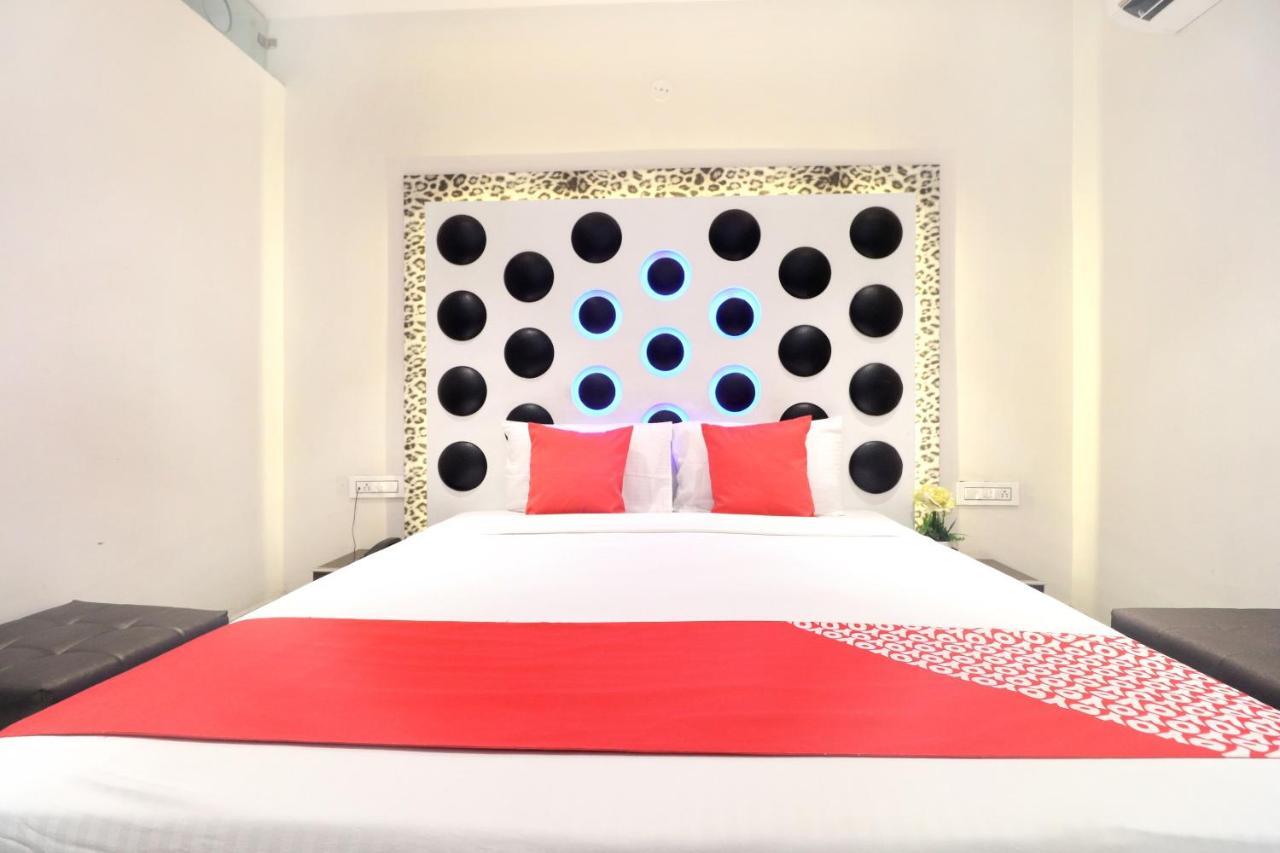 Oyo 14829 Hotel J Cruise Ludhiana Exteriör bild