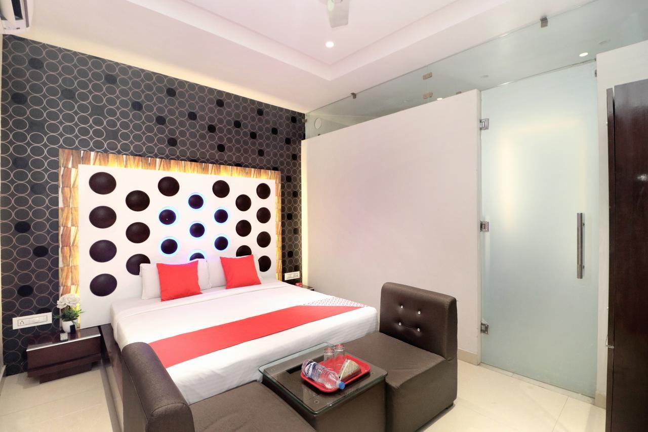 Oyo 14829 Hotel J Cruise Ludhiana Exteriör bild